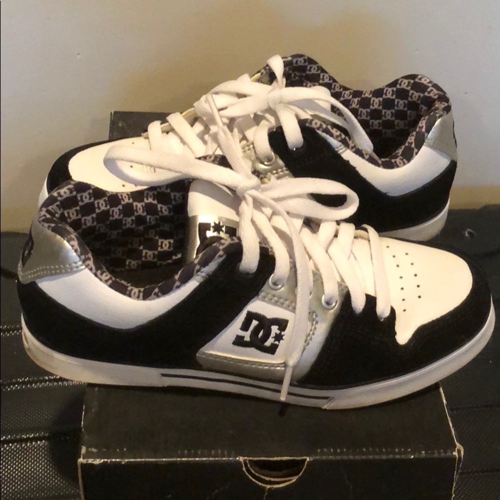 DC skater shoes